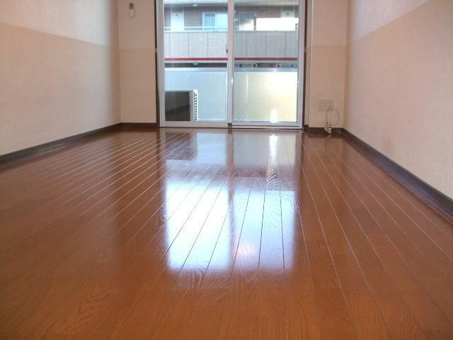 居室・リビング　♪ひろびろ洋室９.２帖！♪