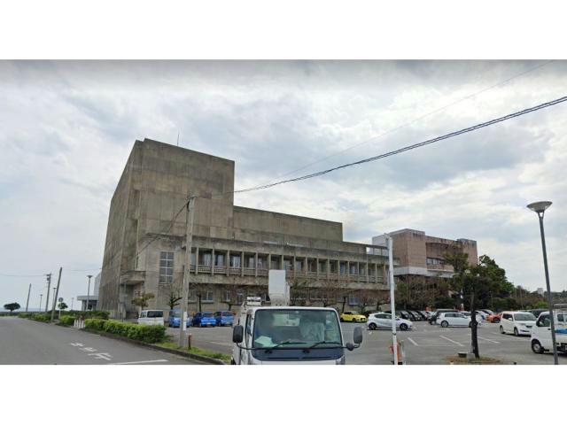 役所　うるま市役所石川庁舎（役所）まで571m
