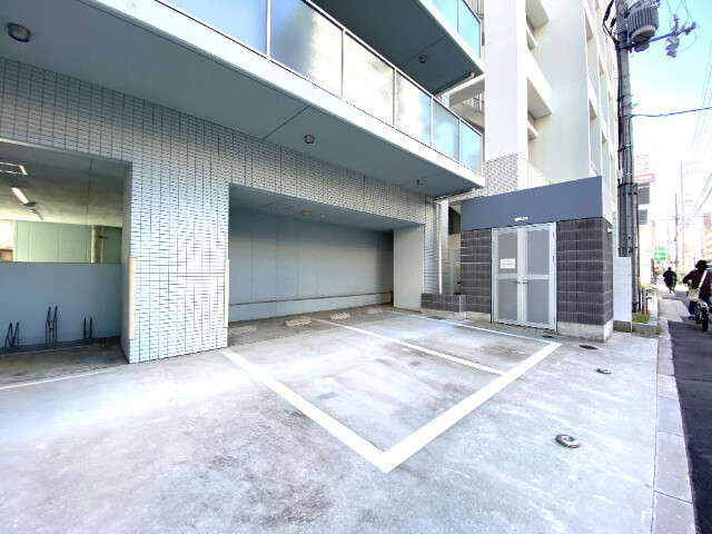 駐車場　敷地内駐車場ございます！