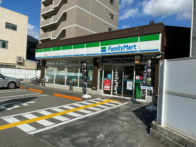 コンビニ　ファミリーマート　姫里1丁目店（コンビニ）まで120m