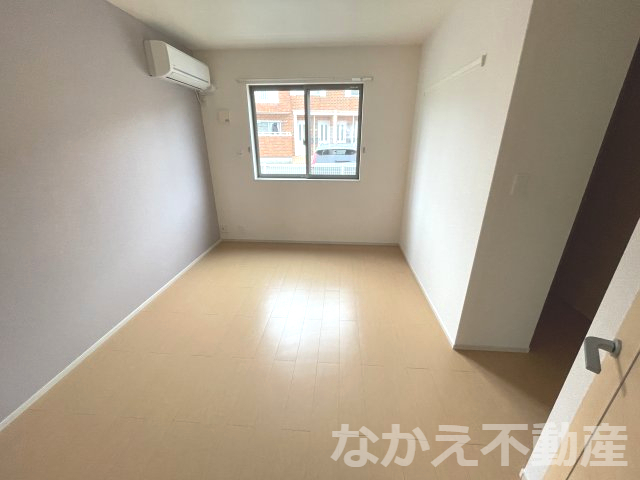 その他部屋・スペース　開放的な寝室です