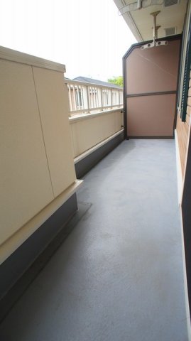 バルコニー　外からの目が気にならないバルコニーで洗濯物が干せます
