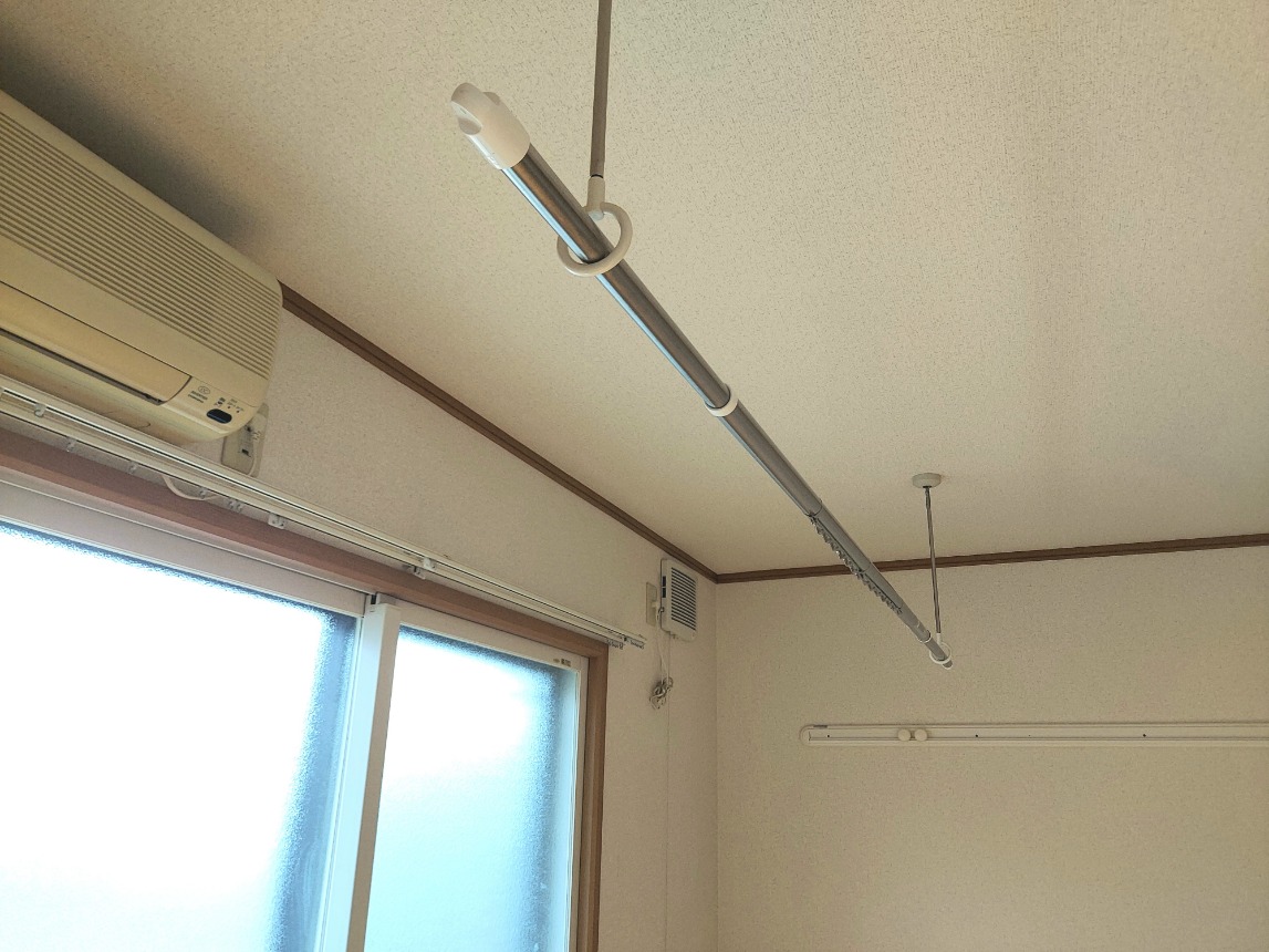 その他設備　部屋干しフック付き（※物干しはついておりません）