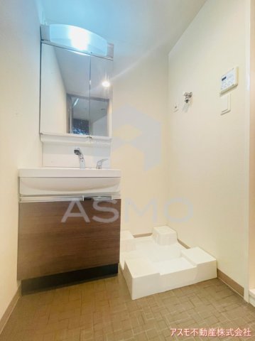 洗面設備　同マンション別部屋参考写真