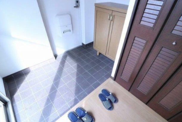 玄関　同タイプ別部屋（モデル家具設置時）