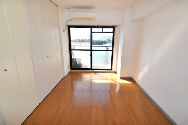 その他部屋・スペース　落ち着いて過ごせるお部屋なので、寝室にいかがでしょうか