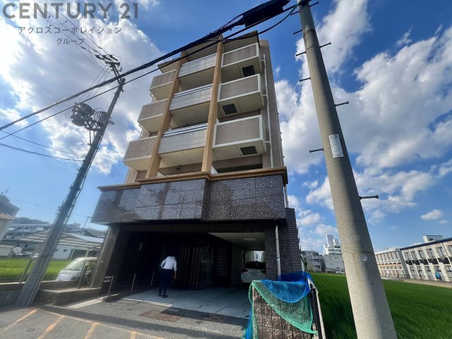 建物外観　オートロック付き完備で安心のセキュリティ♪