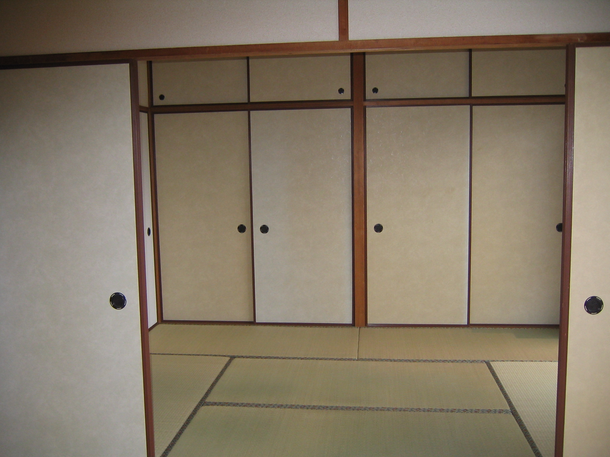 その他　2間の押入は天袋付きでたくさん収納出来ます