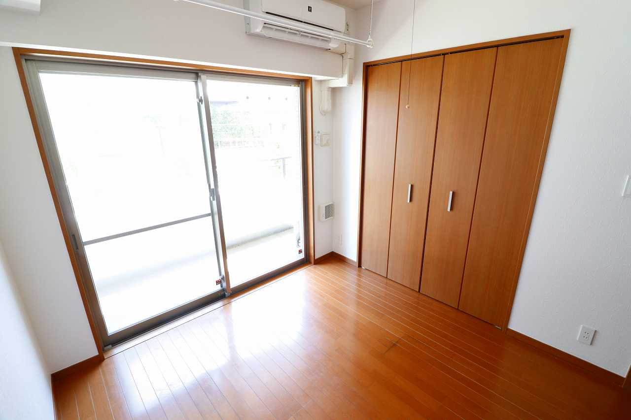居室・リビング　※同物件、別部屋になります。