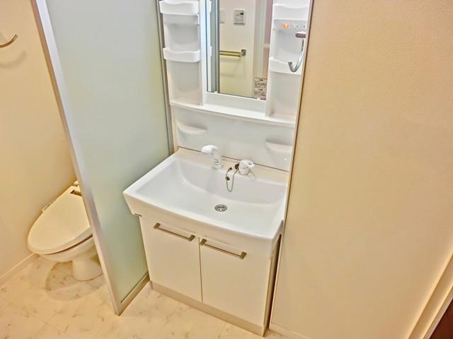 洗面設備　※別部屋の参考写真です。