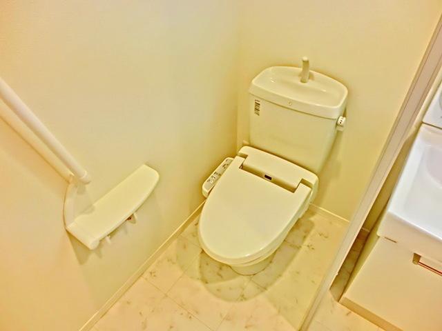 トイレ　※別部屋の参考写真です。