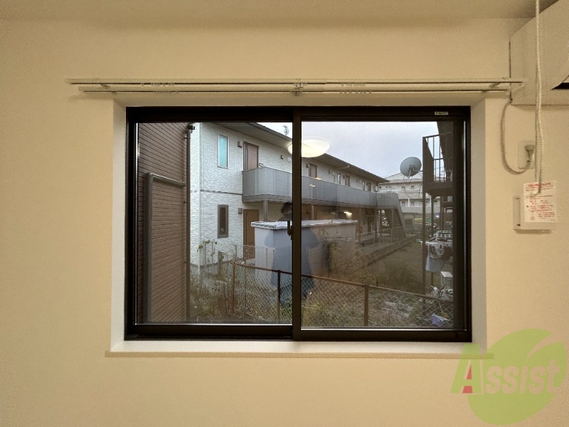 バルコニー　ベランダはないので、部屋干しになりますが日差しは良く入ります