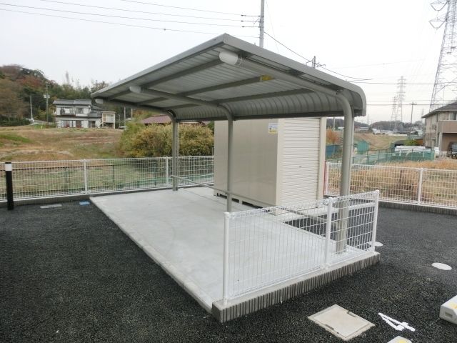 その他共有部分　屋根付の駐輪場です。
