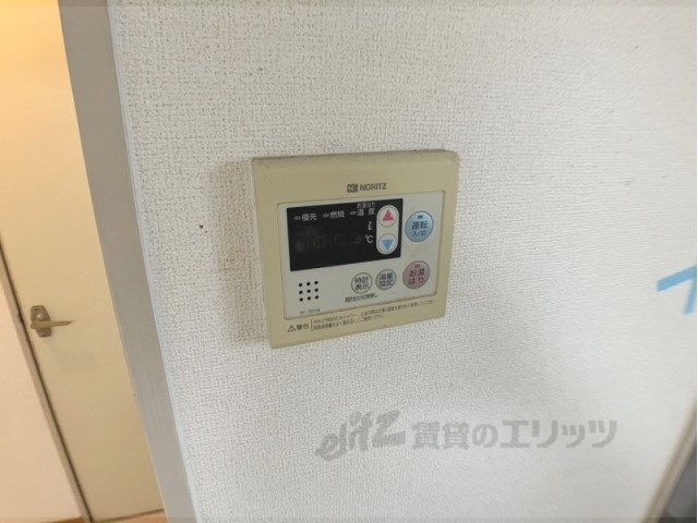 その他設備　給湯器リモコン