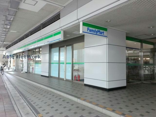 コンビニ　ファミリーマート勝川駅北店（コンビニ）まで556m
