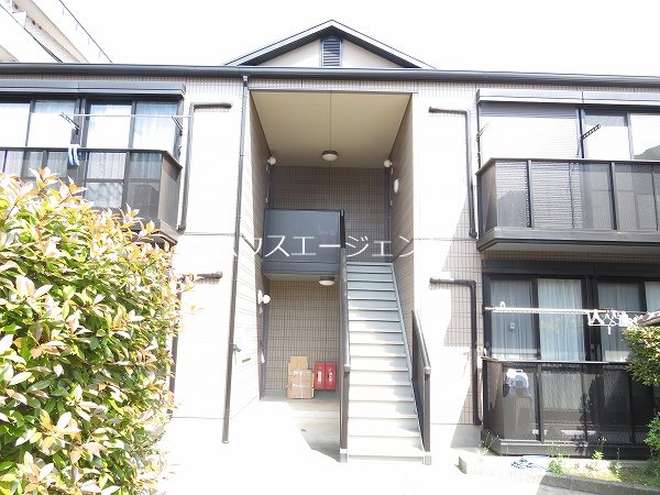 建物外観　大手ハウスメーカー施工のアパートですから、安心ですね。