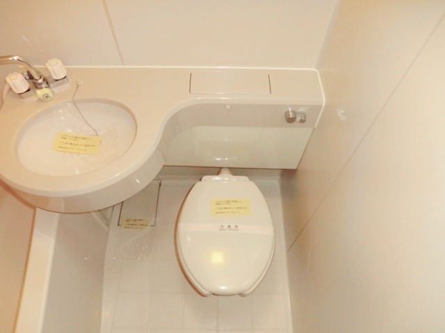 トイレ　浴室内にトイレがあります！