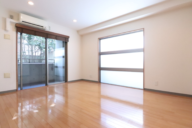居室・リビング　明るい印象のお部屋です。