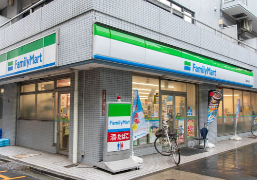 コンビニ　ファミリーマート 下高井戸店（コンビニ）まで235m