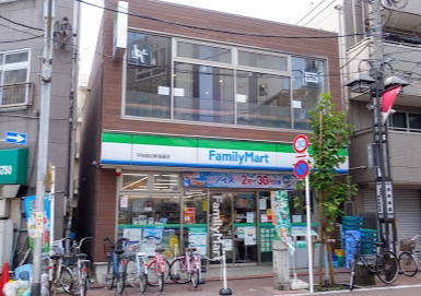 コンビニ　ファミリーマート 平和島旧東海道店（コンビニ）まで181m