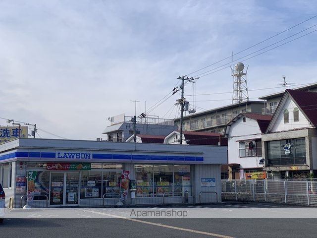 コンビニ　ローソン高知高須店（コンビニ）まで188m