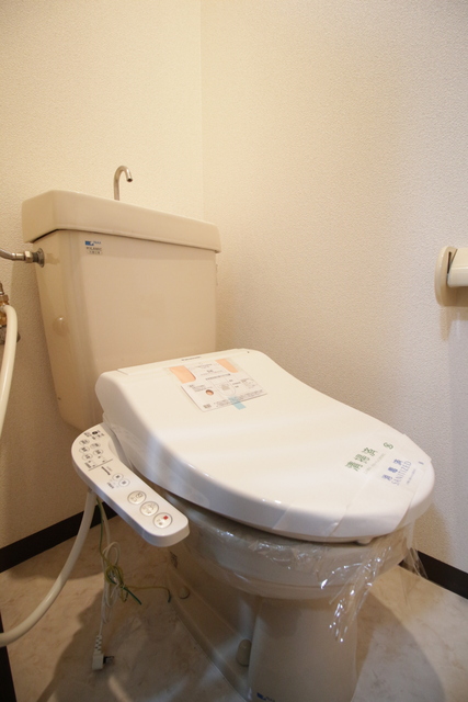 トイレ　洗浄便座新設しました