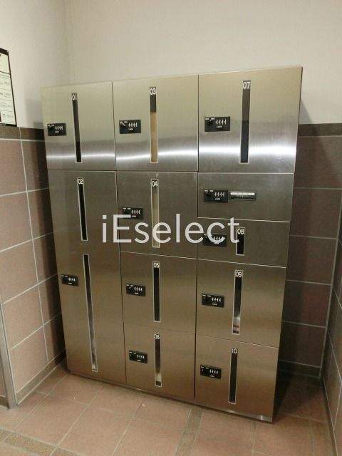 エントランス　宅配ＢＯＸあります。