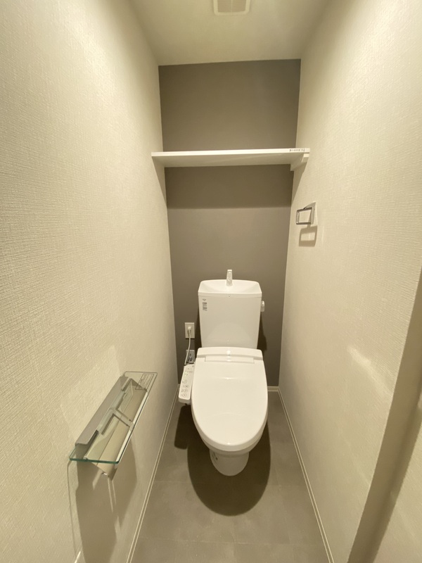 都営新宿線 曙橋駅 徒歩3分 5階建 築4年のトイレ写真