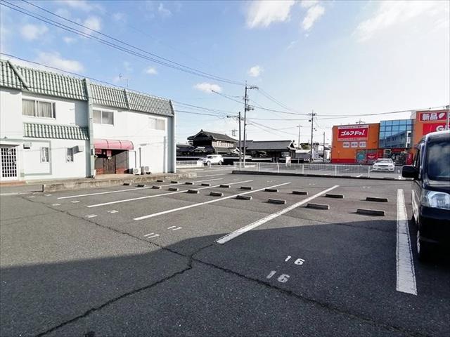 駐車場　駐車場