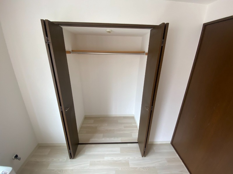 収納　寝室の収納です。部屋がすっきり片付きます。