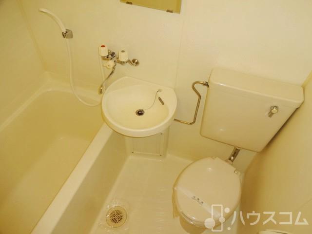 バス・シャワールーム　お風呂とトイレです♪