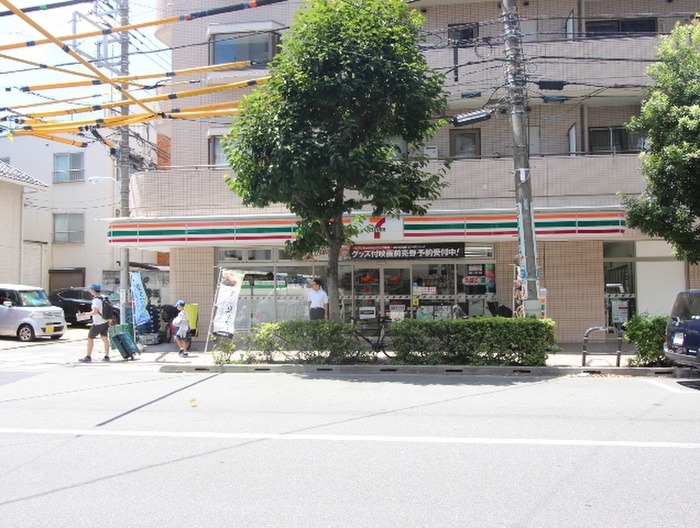 コンビニ　セブンイレブン　杉並高円寺南二丁目店（コンビニ）まで326m