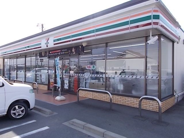 コンビニ　セブンイレブン中うずら７丁目（コンビニ）まで650m