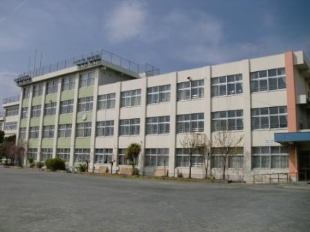 小学校　福生市立福生第七小学校（小学校）まで576m