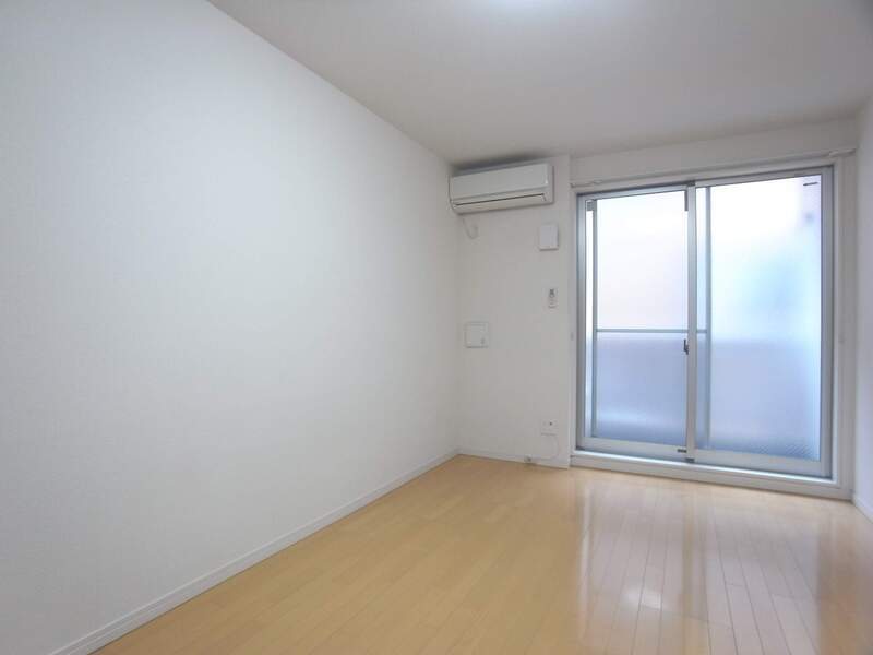 居室・リビング　こちらの居間で趣味の時間をお楽しみください