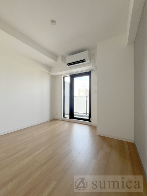 バルコニー　ワンちゃんも嬉しい明るいお部屋です