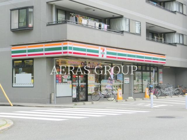 コンビニ　セブンイレブン北区浮間2丁目店（コンビニ）まで613m