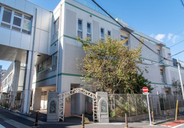 小学校　第三日野小学校（小学校）まで451m