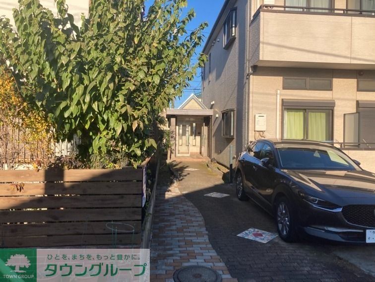 エントランス　駐車場