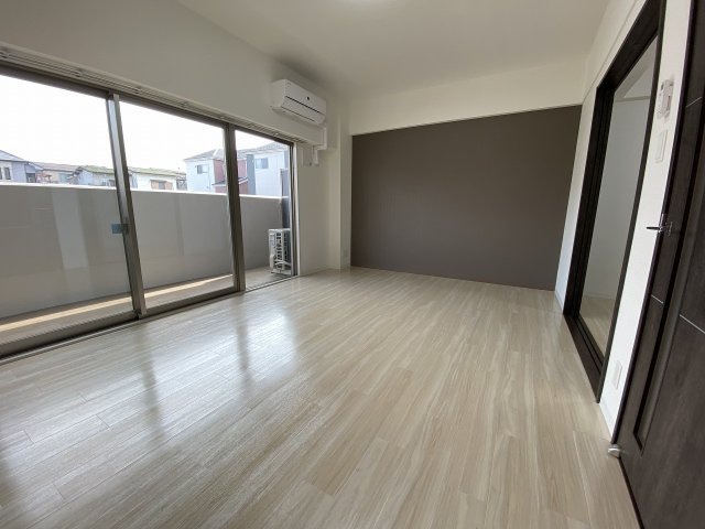 居室・リビング　角部屋住戸で過ごしやすく、おすすめです。