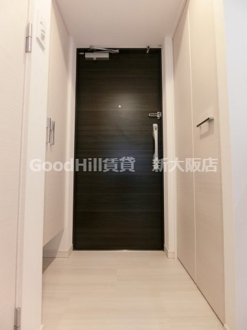 玄関　S-RESIDENCE新大阪Rish