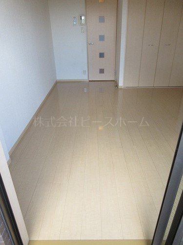 居室・リビング　※別号室参考写真