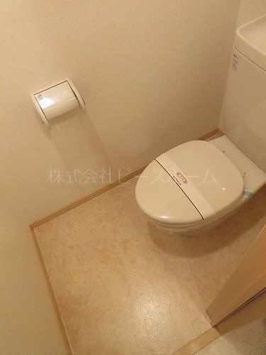 トイレ　※別号室参考写真