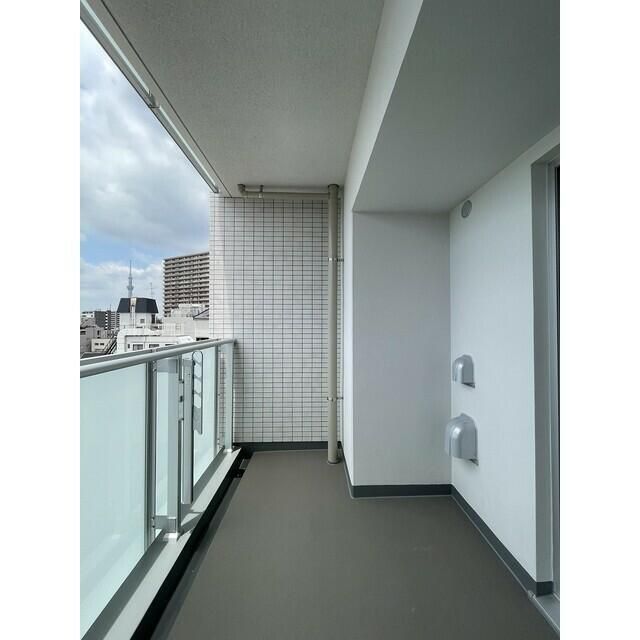 バルコニー　バルコニーからの眺めを楽しみながら食事をしませんか
