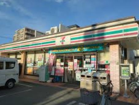 コンビニ　セブンイレブン足立梅田2丁目店（コンビニ）まで239m