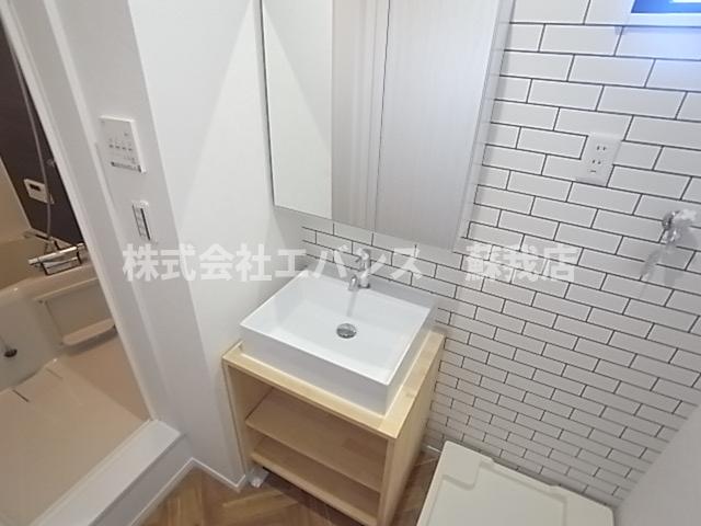 洗面設備　使いやすい独立洗面台です