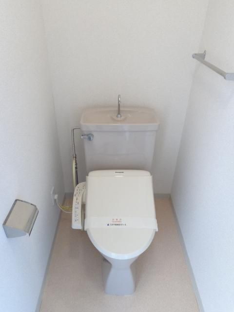 トイレ　ウォシュレット付き
