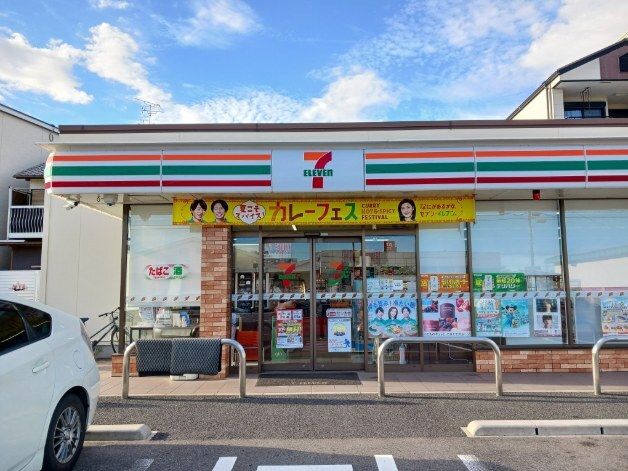 コンビニ　セブンイレブン（コンビニ）まで400m