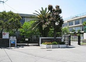 中学校　豊中市立第五中学校（中学校）まで1287m