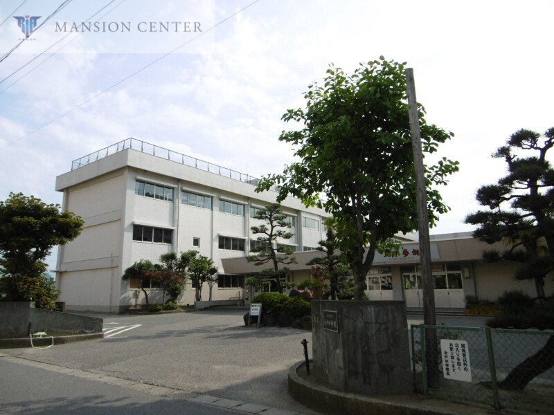 中学校　新潟市立木戸中学校（中学校）まで641m